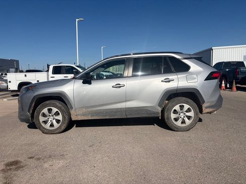 Used 2019 Toyota RAV4 LE FWD image 2