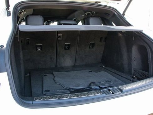 Used 2020 Porsche Macan S image 45