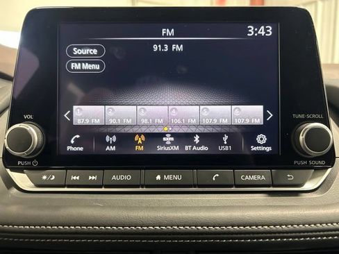 Used 2023 Nissan Rogue S AWD/4WD image 29