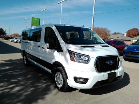 Used 2023 Ford Transit 350 XLT image 4