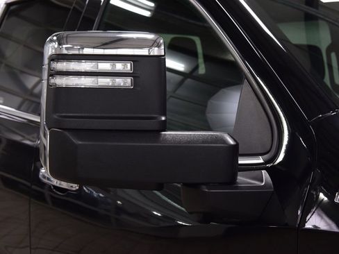 Used 2024 Chevrolet Silverado 1500 High Country w/ High Country Premium Package AWD/4WD image 17