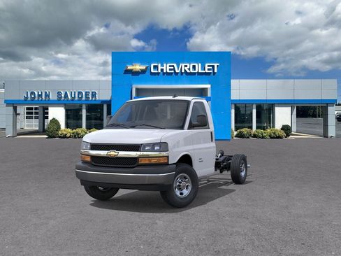 New 2025 Chevrolet Express 3500 w/ Power Convenience Package image 8
