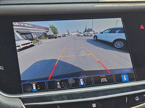 Used 2021 Cadillac XT5 Premium Luxury image 9