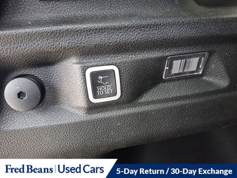 Used 2022 Jeep Grand Cherokee L Limited w/ Black Appearance Package image 30