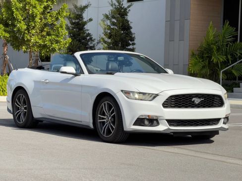 Used 2016 Ford Mustang Premium RWD image 9