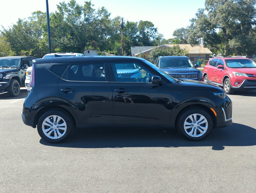 Used 2025 Kia Soul LX FWD image 10