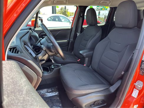 Used 2017 Jeep Renegade Altitude image 8