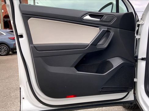 Used 2019 Volkswagen Tiguan SE image 21