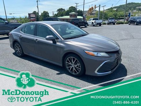 Certified 2022 Toyota Camry XLE w/ Cold Weather Package FWD image 4