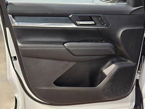 Used 2025 GMC Terrain Elevation image 20