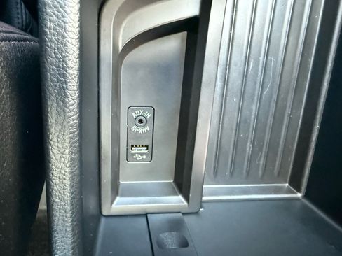 Used 2017 BMW 330e image 33