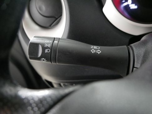 Used 2015 Nissan Juke S image 31