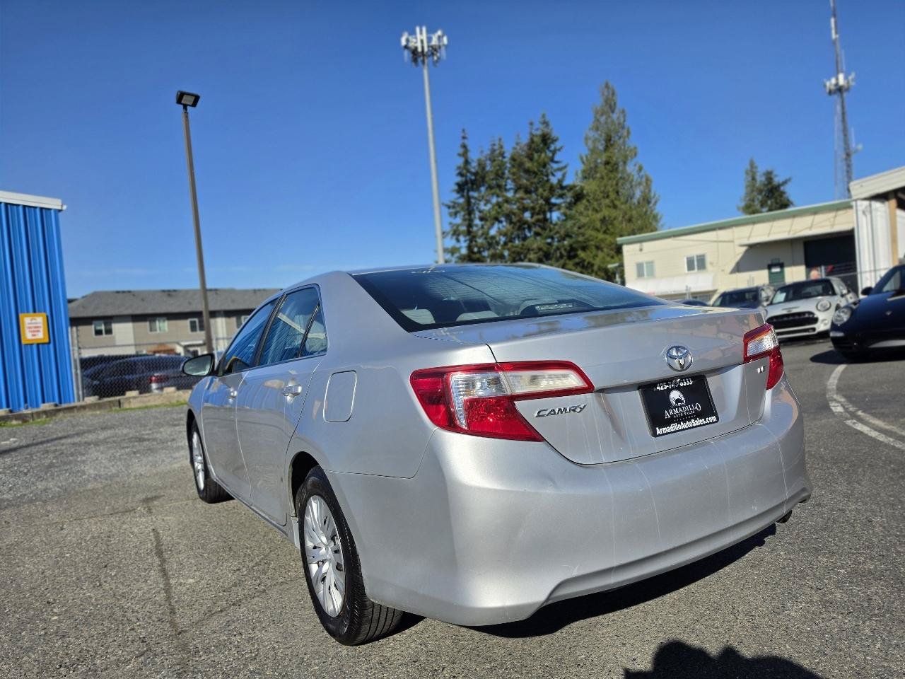 Used 2012 Toyota Camry LE FWD image 8