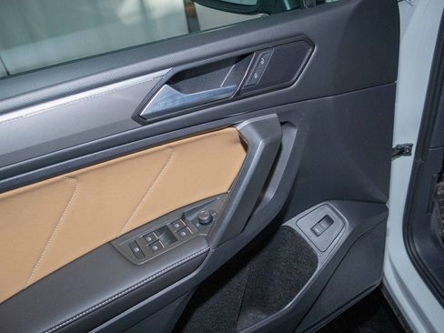 Used 2024 Volkswagen Tiguan SE R-Line image 11