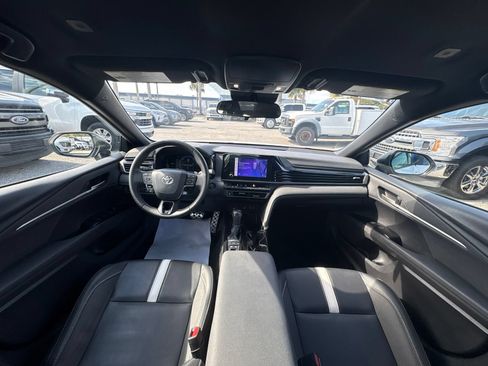 Used 2025 Toyota Camry XSE FWD image 17