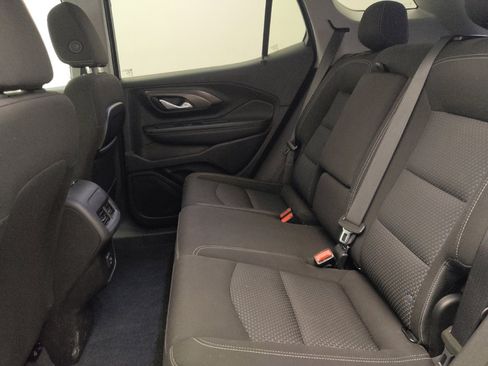 Used 2024 GMC Terrain SLE AWD/4WD image 18