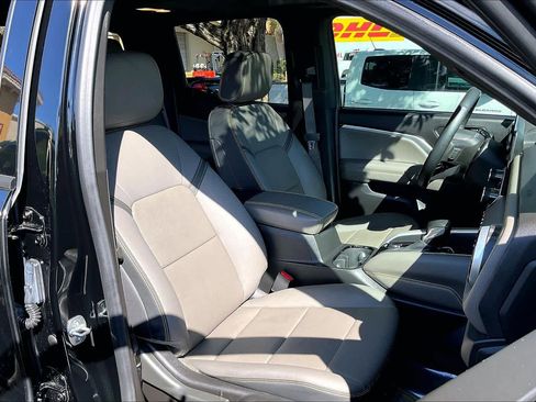 Certified 2024 Chevrolet Colorado ZR2 w/ ZR2 Convenience Package III image 8