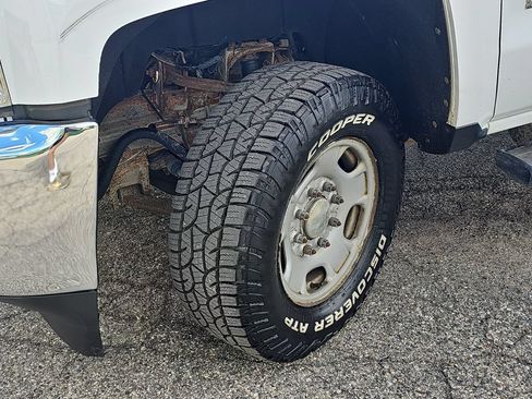 Used 2019 Chevrolet Silverado 2500 W/T AWD/4WD image 36