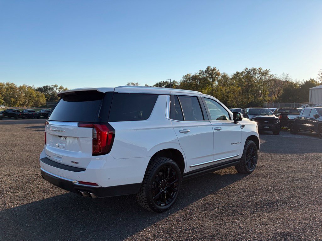 Used 2026 GMC Yukon Denali w/ Sun & Power Step Package AWD/4WD image 10