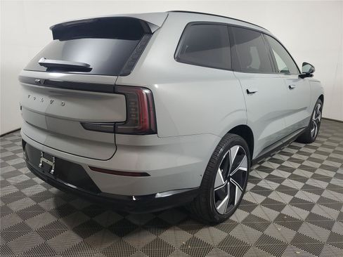 Certified 2025 Volvo EX90 Ultra AWD/4WD image 6