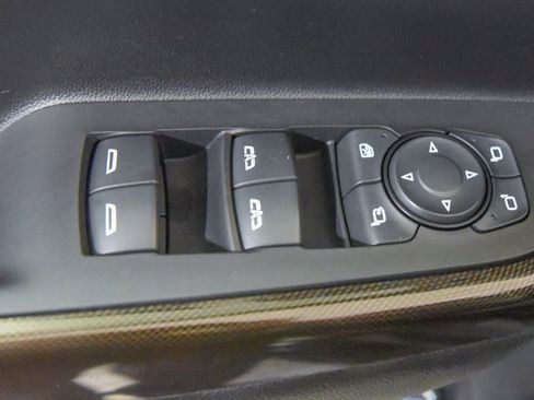 Used 2023 GMC Acadia AT4 image 15