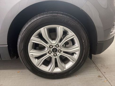 Used 2024 Ford Edge Titanium image 11