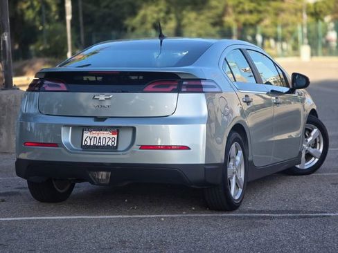 Used 2013 Chevrolet Volt FWD image 9