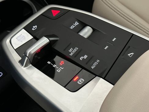 Used 2025 BMW X1 xDrive28i w/ Premium Package image 21