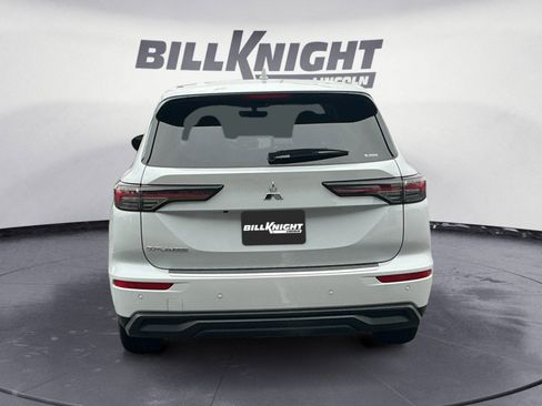 Used 2025 Mitsubishi Outlander ES AWD/4WD image 4