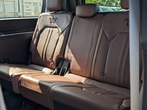 Used 2022 Ford Expedition Max King Ranch image 16