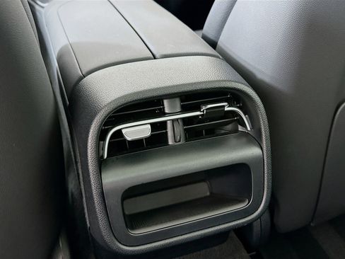 Used 2025 Mercedes-Benz E 350 Sedan image 27