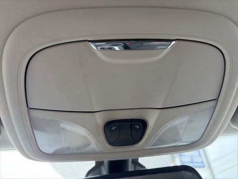 Used 2018 Jeep Cherokee Latitude w/ Cold Weather Group image 25