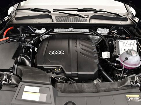 Certified 2025 Audi Q5 2.0T Premium Plus w/ Premium Plus Package image 12
