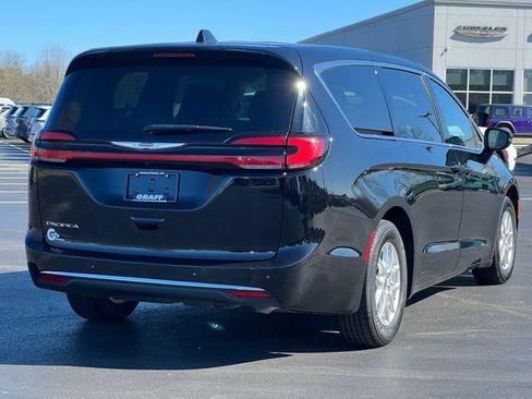 Used 2024 Chrysler Pacifica Touring-L FWD image 51