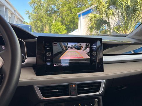 Used 2025 Volkswagen Taos SE image 24