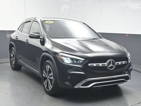 Certified 2025 Mercedes-Benz GLA 250 image 2