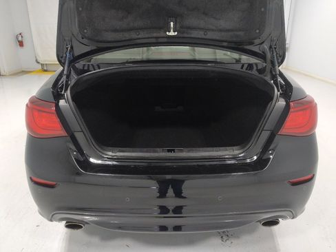 Used 2017 INFINITI Q70 3.7 image 29