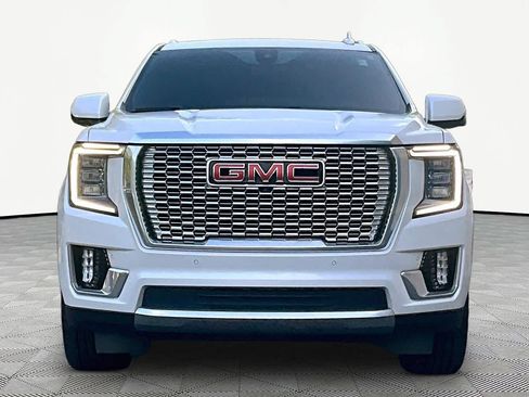 Used 2022 GMC Yukon XL Denali w/ Denali Premium Package RWD image 4