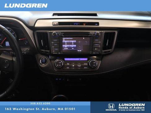Used 2015 Toyota RAV4 Limited w/ Technology Package AWD/4WD image 19