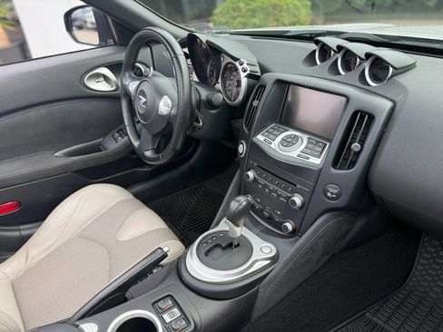 Used 2010 Nissan 370Z Touring w/ Sport Pkg RWD image 48