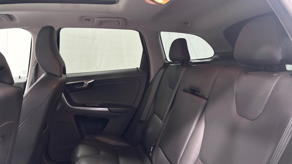 Used 2015 Volvo XC60 T6 Platinum AWD/4WD image 23