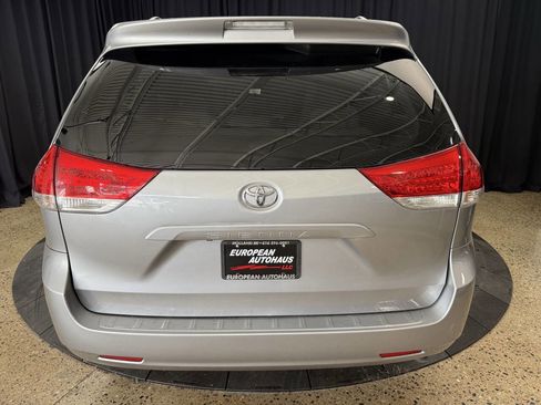 Used 2011 Toyota Sienna LE image 7