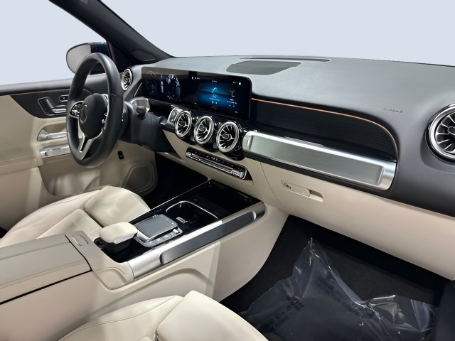 Used 2023 Mercedes-Benz GLB 250 4MATIC image 11