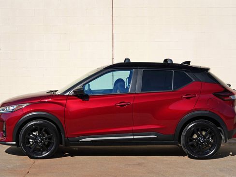 Used 2023 Nissan Kicks SR w/ SR Premium Package FWD image 44