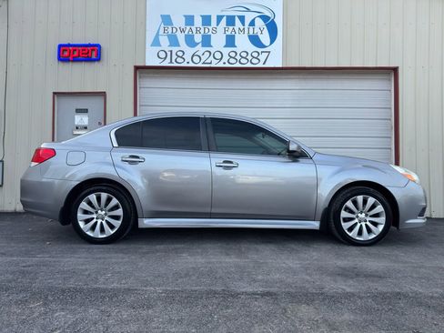 Used 2011 Subaru Legacy 2.5i Limited image 11
