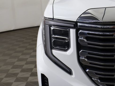Used 2024 GMC Sierra 1500 Denali w/ Denali Reserve Package AWD/4WD image 18