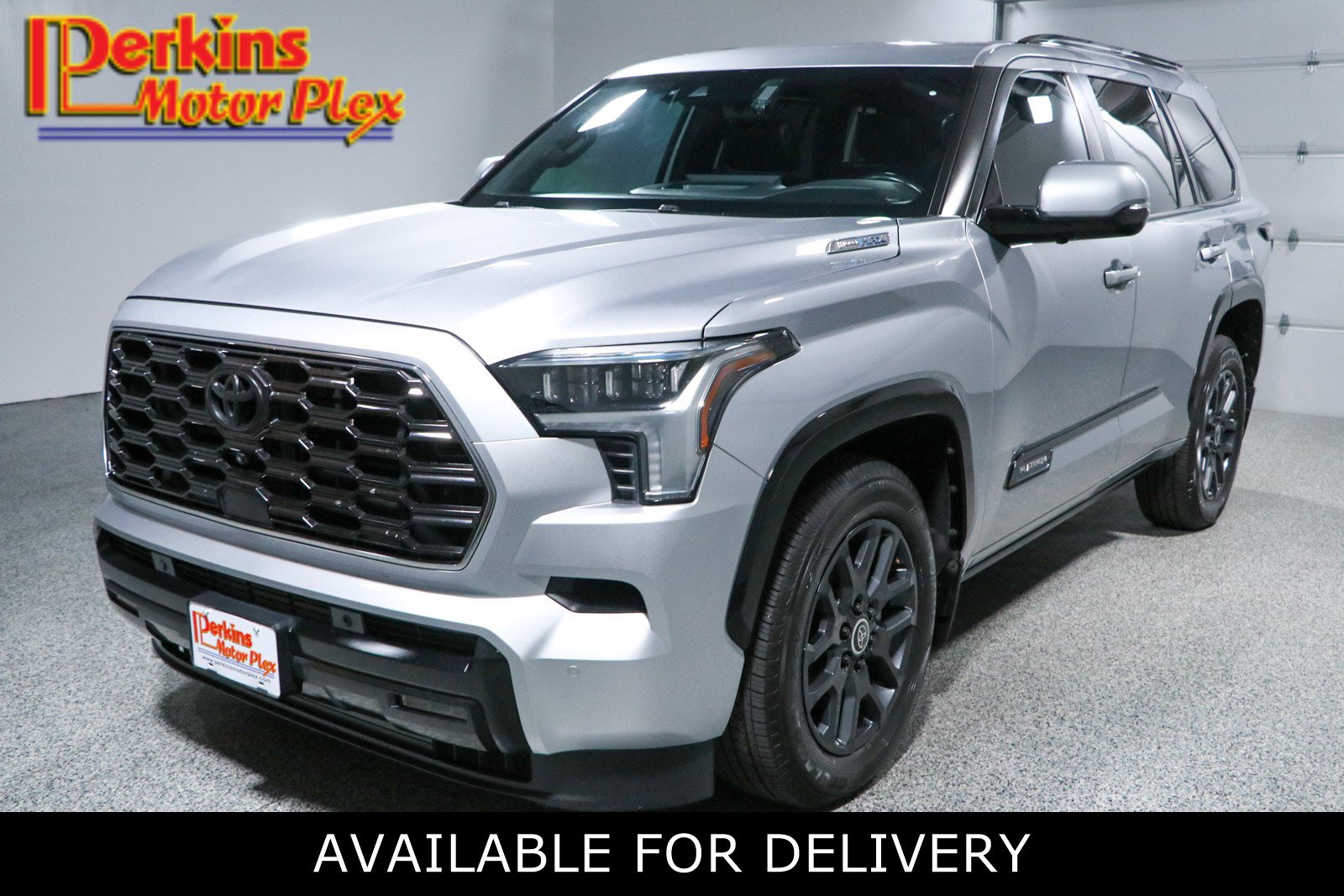 Used 2024 Toyota Sequoia Platinum AWD/4WD image 1