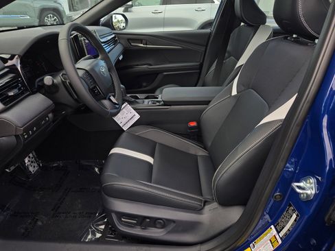 Used 2026 Toyota Camry Hybrid FWD image 15