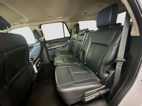 Used 2024 Ford Expedition XLT image 29