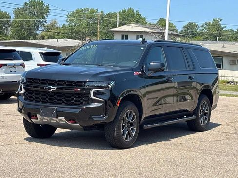 Used 2024 Chevrolet Suburban Z71 w/ Luxury Package AWD/4WD image 30